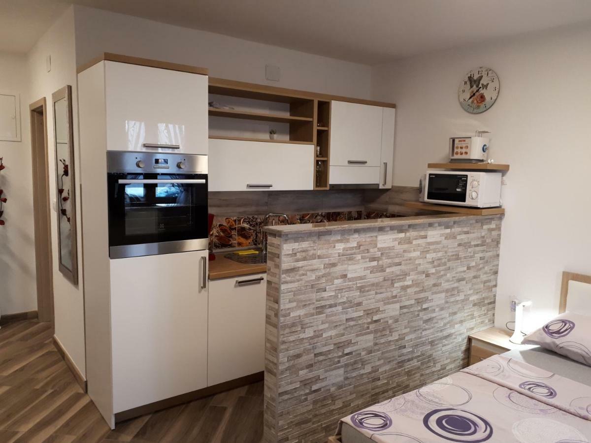 Apartment Dujica Сен Екстериор снимка