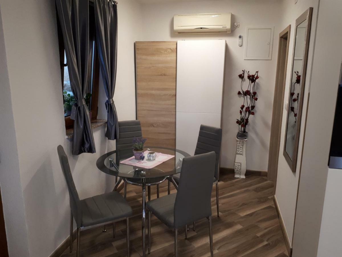 Apartment Dujica Сен Екстериор снимка