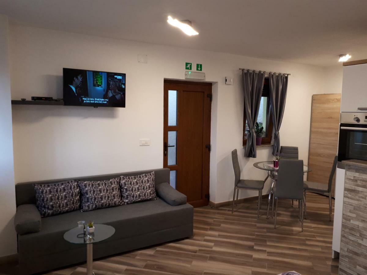 Apartment Dujica Сен Екстериор снимка