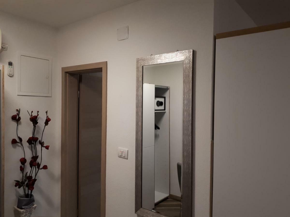 Apartment Dujica Сен Екстериор снимка